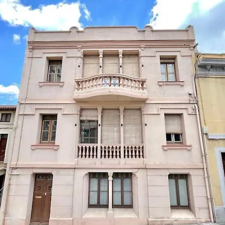 Piso Modernista Con Terraza *