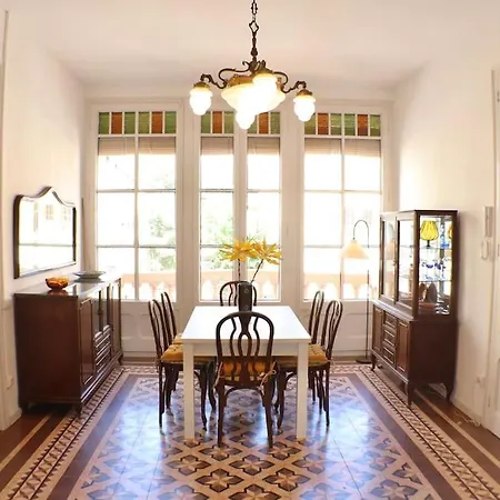 Piso Modernista Con Terraza Sant Feliu De Codines