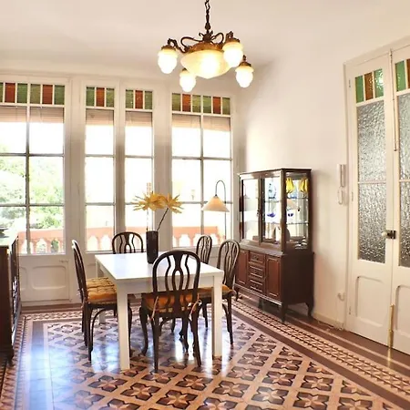Piso Modernista Con Terraza